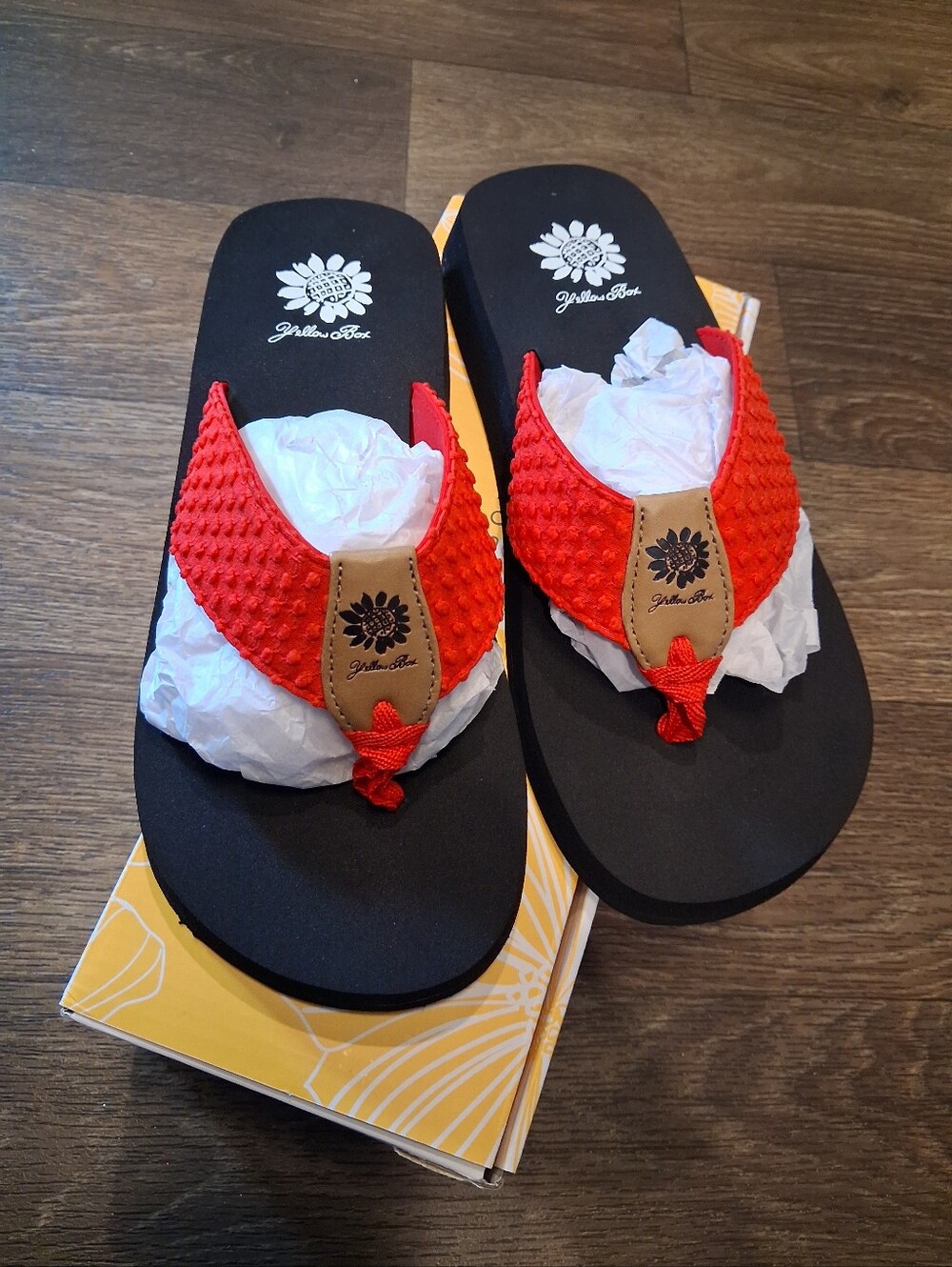 Yellow Box  Falava Flip-Flops Sandals New Sz 8M